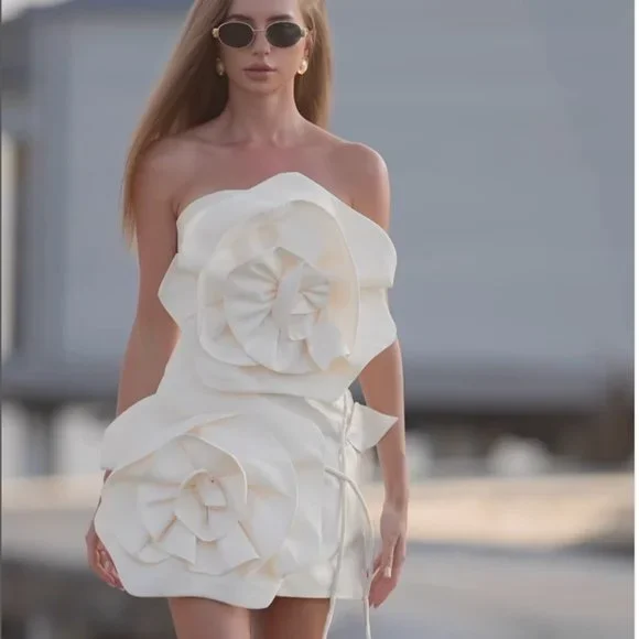 Sierra Darien Voluminous Flower Design Strapless Dress - Ivoire/Ivory S/M, NEW ✨ - Picture 4 of 12